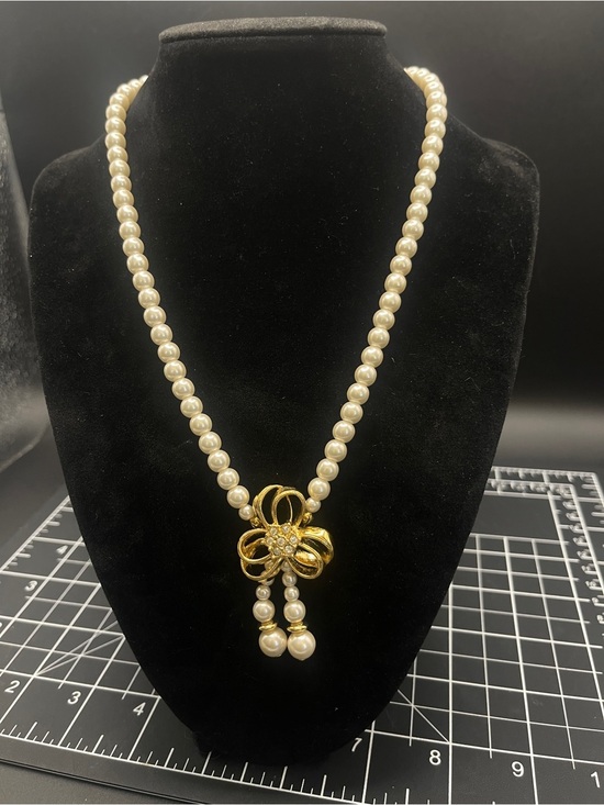 Avon Jewelry - Vintage Avon 18” Faux Pearl Bow Necklace Gold Tone Rhinestone Tassel